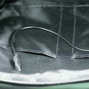 Otro detalle del USB de esta Mochila Impermeable iServices